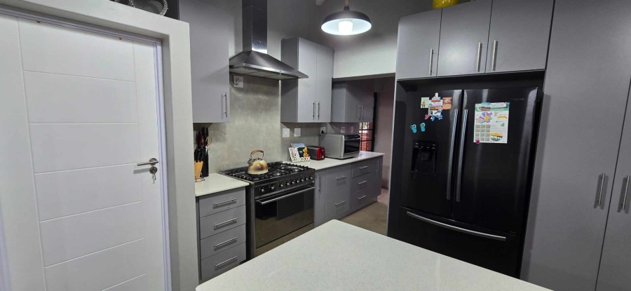To Let 3 Bedroom Property for Rent in Mount Royal Golf Estate Western Cape